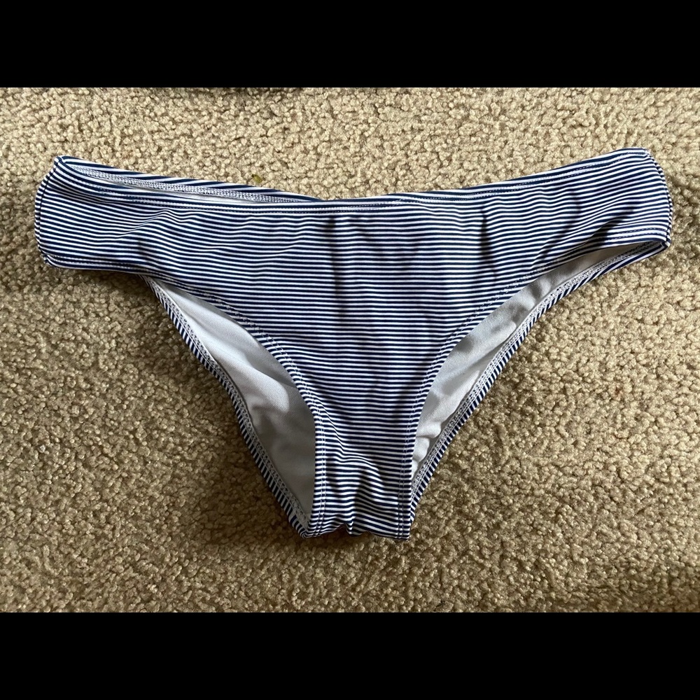Stripped Bikini Set - Picture 4 of 5